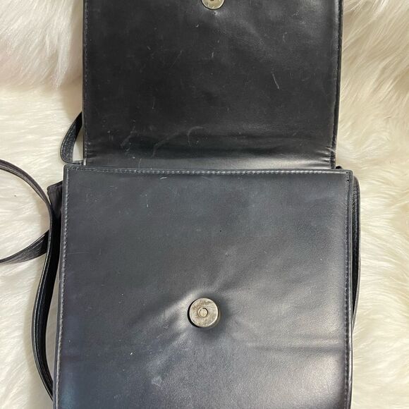 Vintage Paris handbag New York black leather shoulder bag with gold tone… - Picture 7 of 10